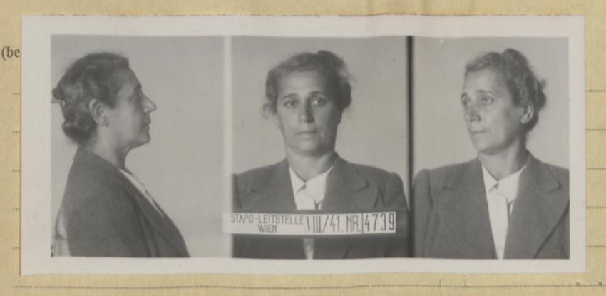 גבריאלה רייך במעצר הגסטאפו, וינה, אוגוסט 1941. ארכיון העיר והמדינה של וינה
