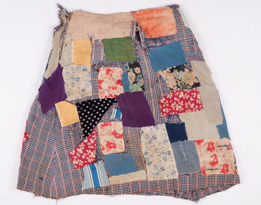 חצאית שאותה לבשה רוזה רוזנשטראוס במשך תקופת הגירוש לשטחי טרנסניסטריה, רוזה הטליאה את החצאית פעם אחר פעם
