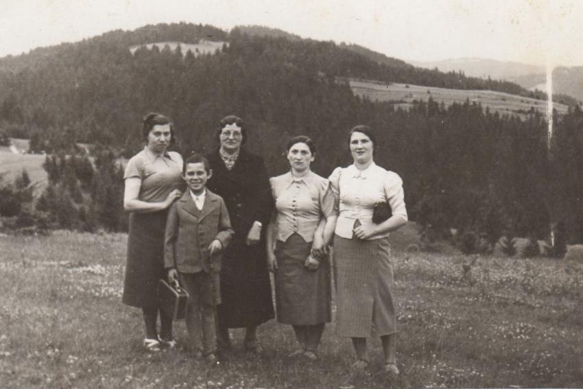 Yehuda (front) in Krynica, Poland, 1938