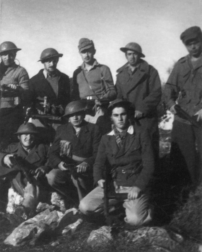 Eleazar Shafrir on exercises with his comrades, Etzion Bloc, 1948