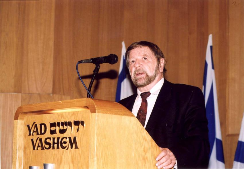 Prof. Szewach Weiss speaking at Yad Vashem circa 2003