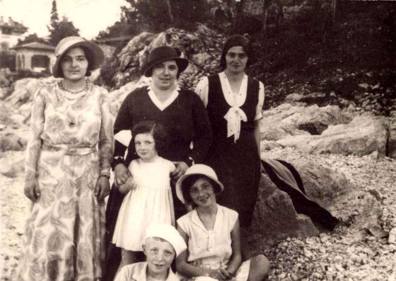 משפחת קוגלר בחוף הים, פיומה, איטליה