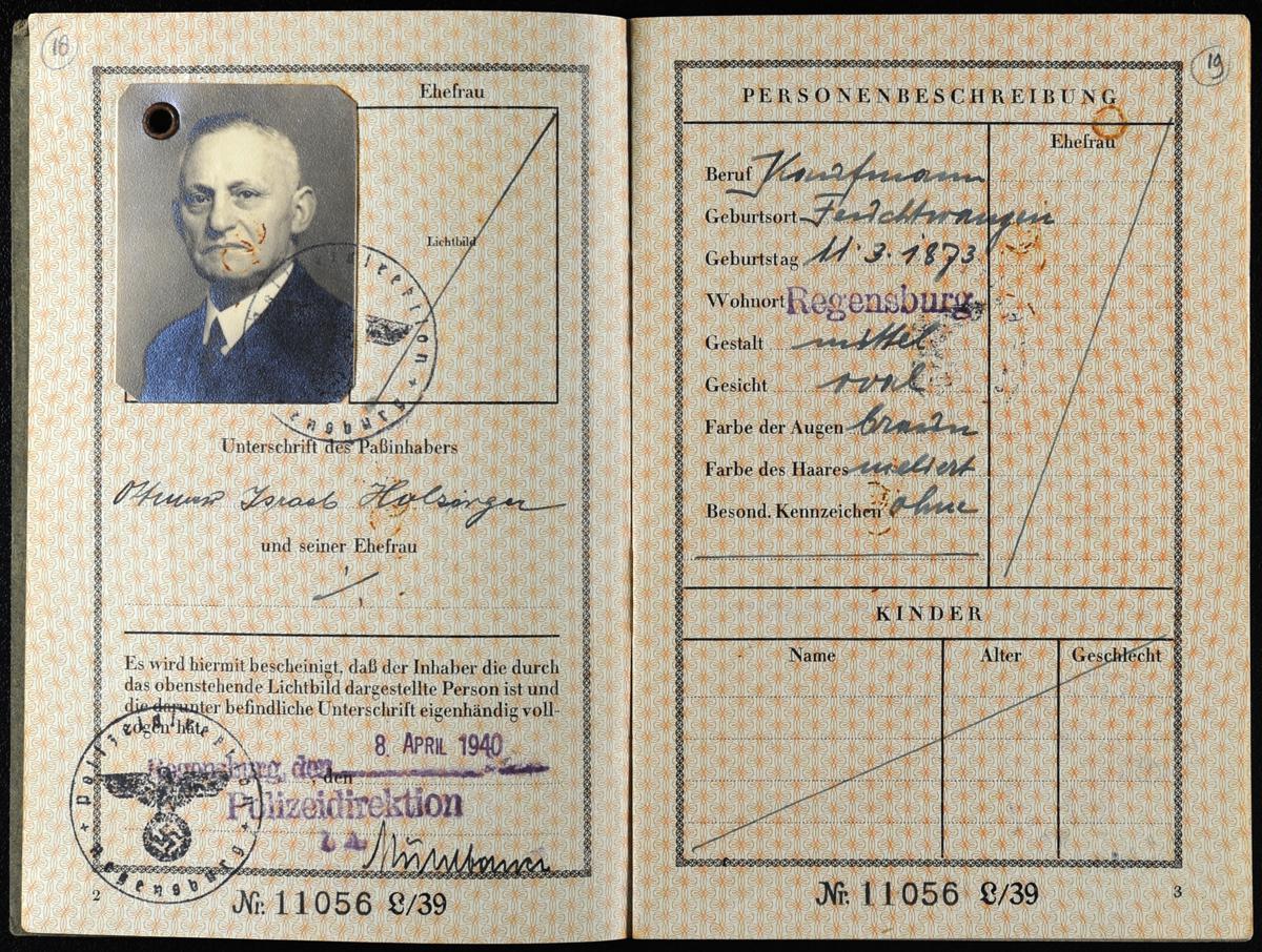 Page from the passport of Ottmar Holzinger of Regensburg, which was still valid during the Nazi period.