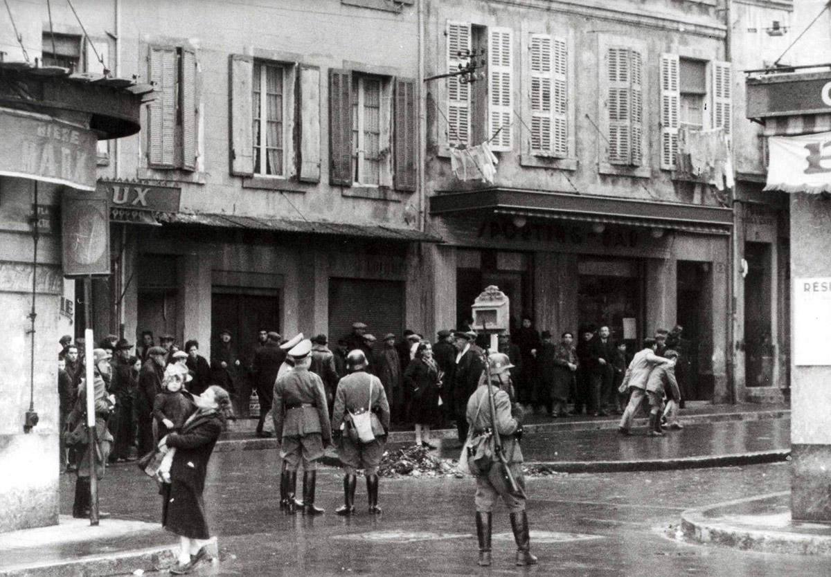 Arrestations lors de l’opération Sultan dans le Vieux-Port de Marseille, 22 janvier 1943.