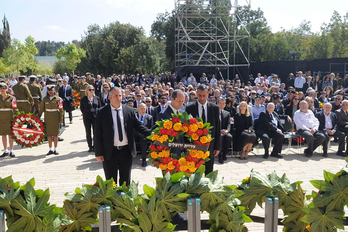 ראש עיריית ירושלים, ניר ברקת, בטקס הנחת הזרים ביד ושם