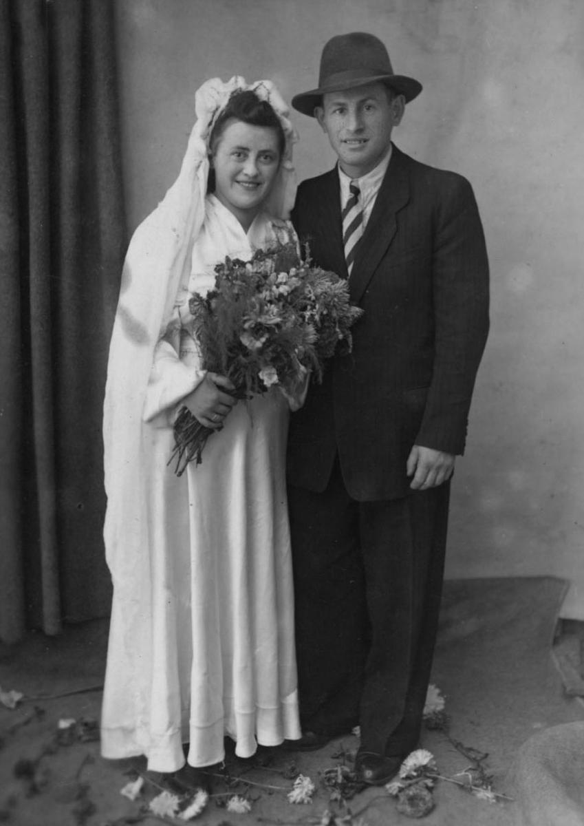 Kalman and Miriam Freireich on their wedding day, Munich, 1947