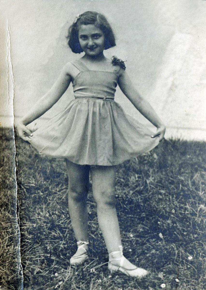 Berthe Badehi à Lyon, France, 1940