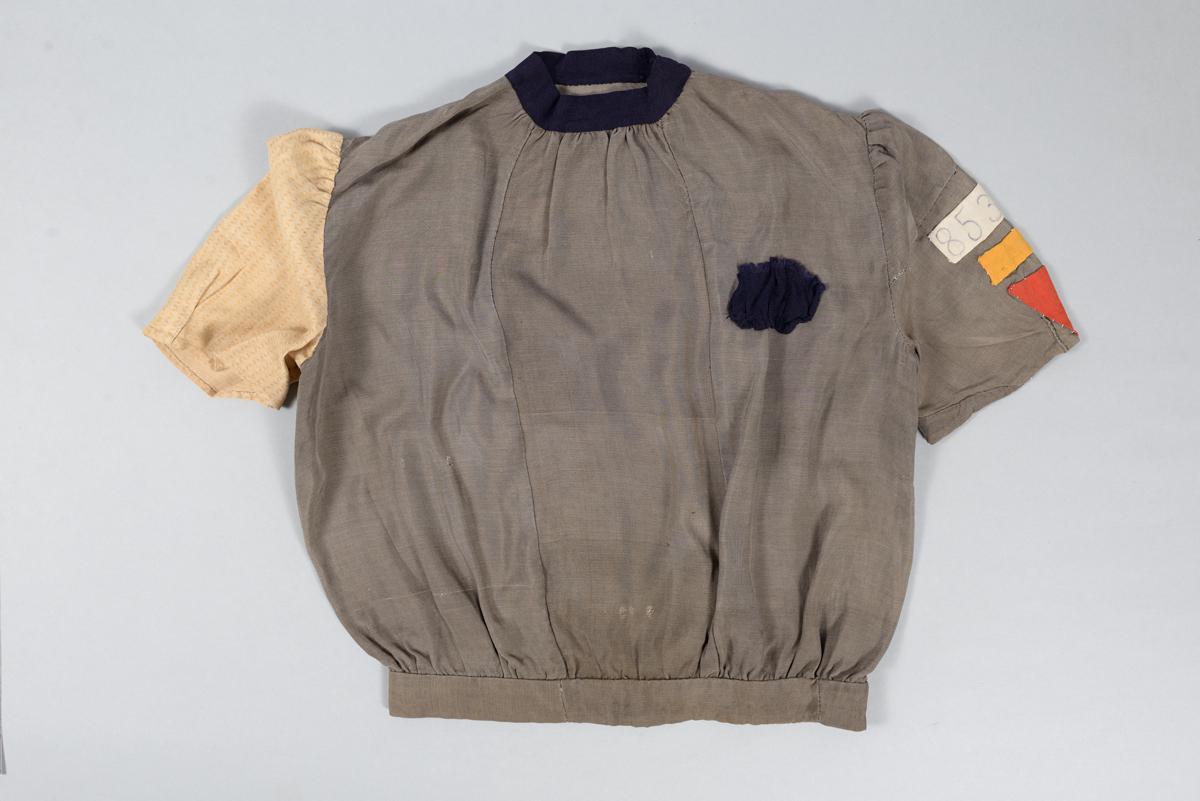 חולצה שהוסבה לחולצת אסירה של פלה ליכטנשטיין ממחנה זלצוודל, 1945-1944