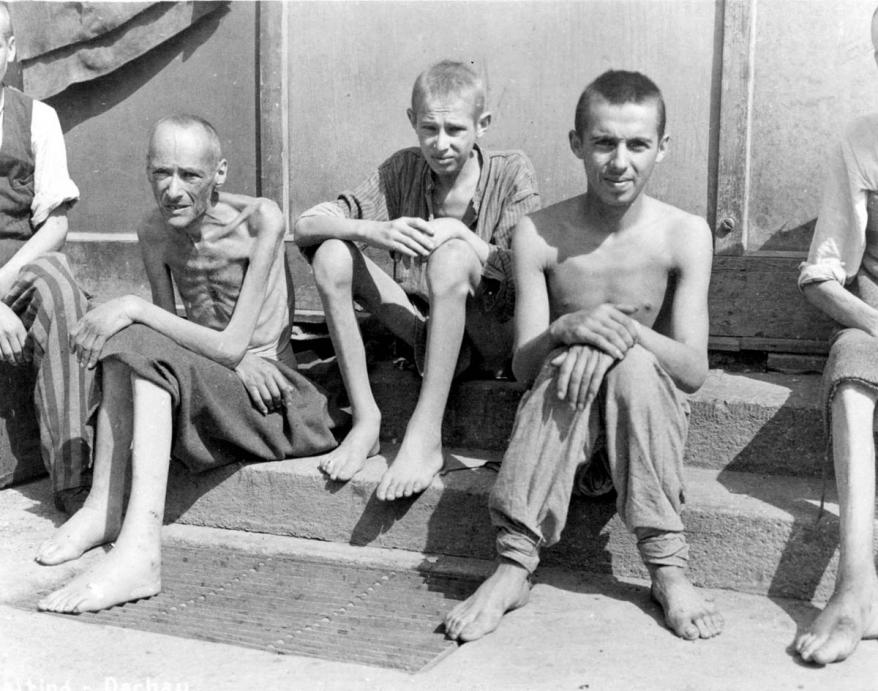 Exprisioneros de Buchenwald, Alemania, abril de 1945