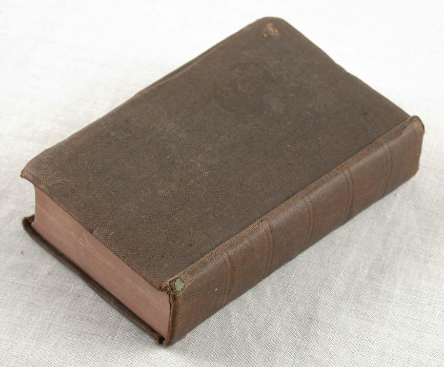Bible utilisée par Yehoshoua Lifshitz pour faire prêter serment aux nouvelles recrues du groupe de Résistance juif qu'il dirigeait à Limoges