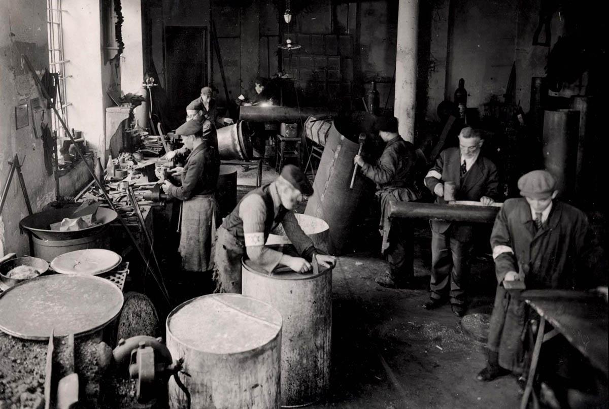 Jews working in a boiler workshop in the Warsaw ghetto