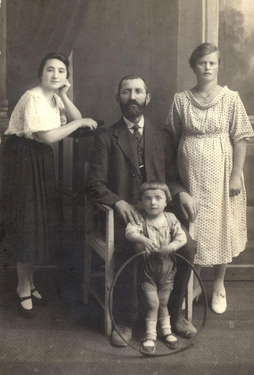 The Rubitzstein family in Chełm, 1921