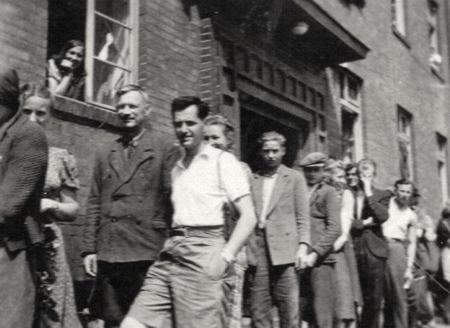 Boas Leser (in the white shirt), Cracow, after the war