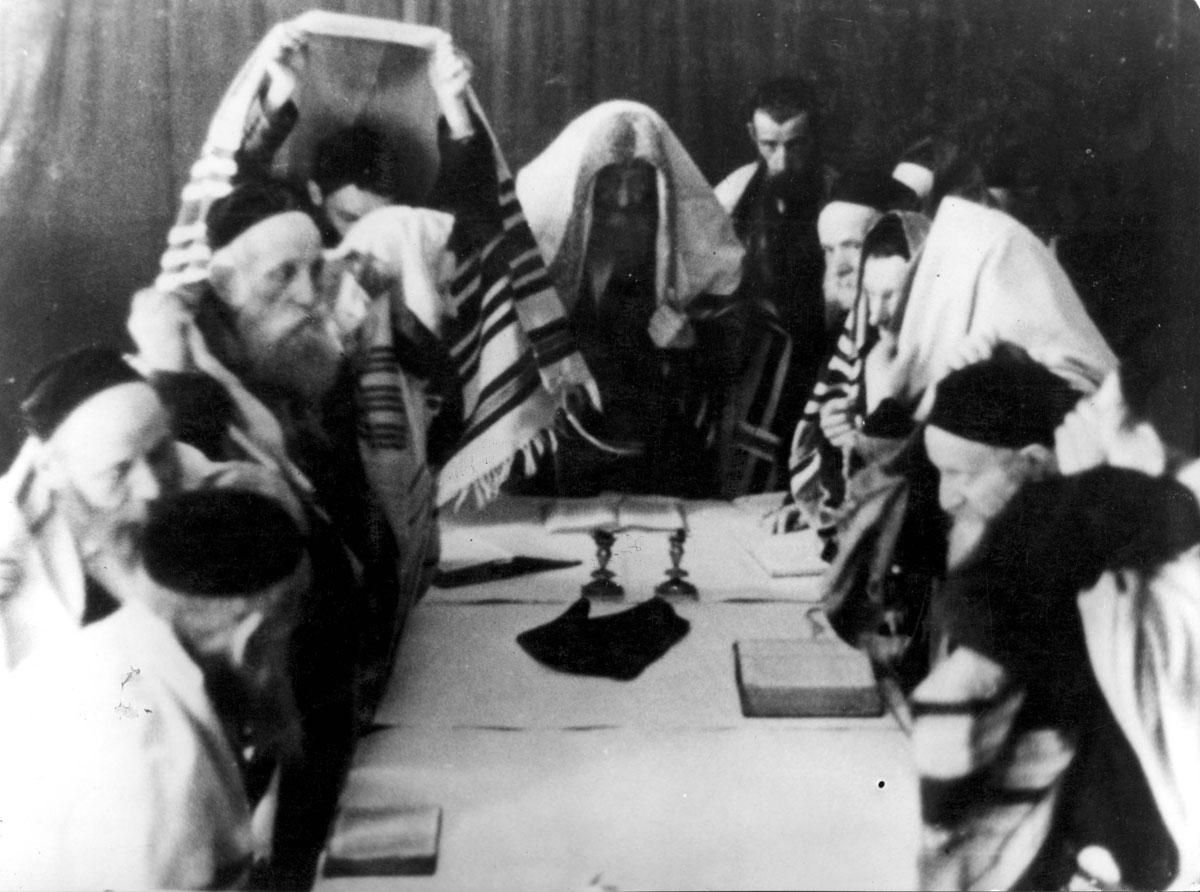 תפילה ביום כיפור, ורשה, פולין, אוקטובר 1940