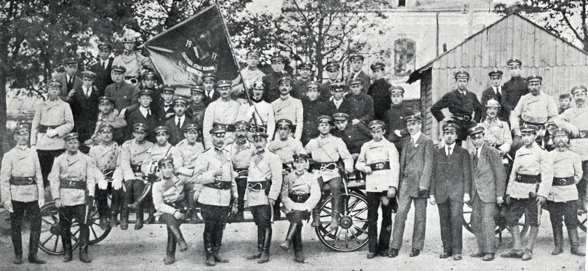 Volunteers in the Chełm fire department during World War I. Many Jewish intellectuals also served as firemen.