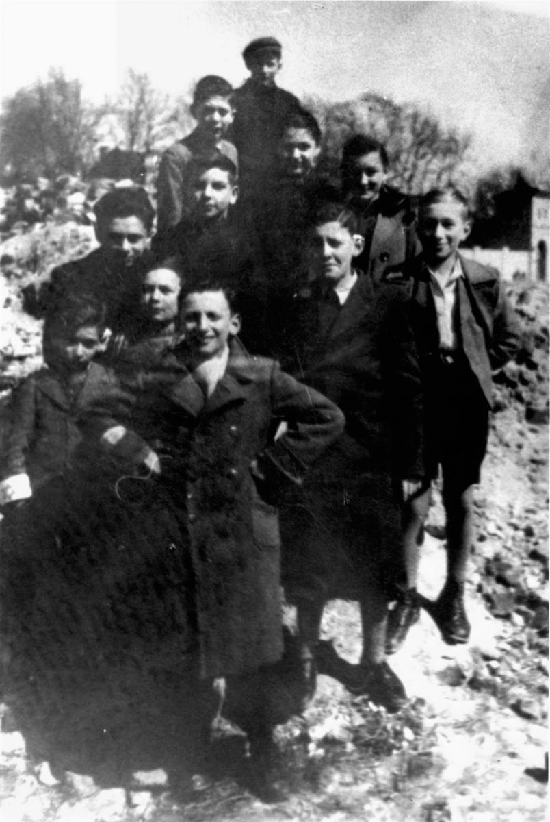Jewish youth in Piotrków Trybunalski