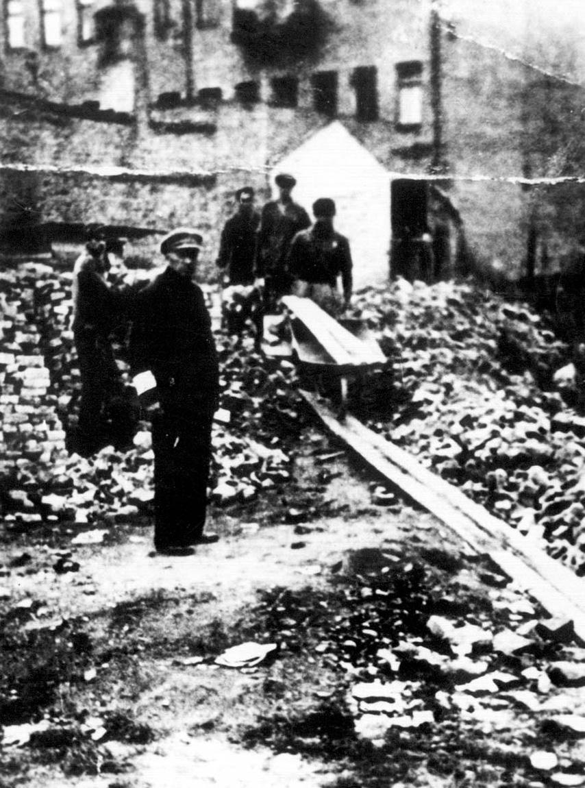 Jewish forced laborers, Vilna, during the war 