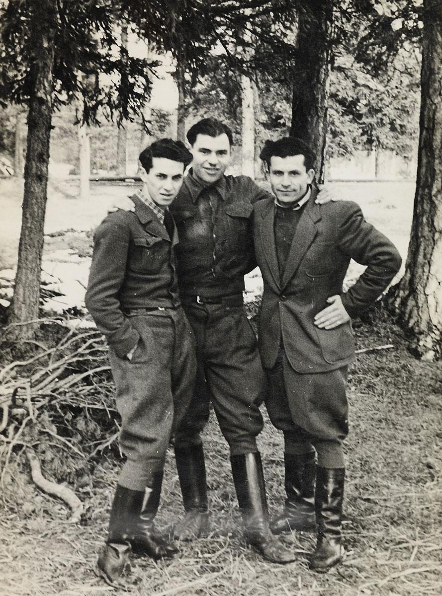 Jakob Abramovicz (center, with fellow Jewish partisans) in the Bielski Family Camp