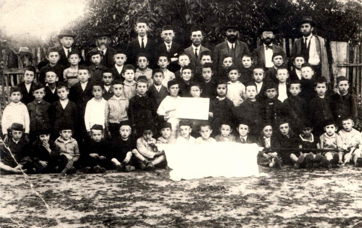 Czechoslovakia, Class photograph of the Hebrew class at a Jewish school, 1924-1925