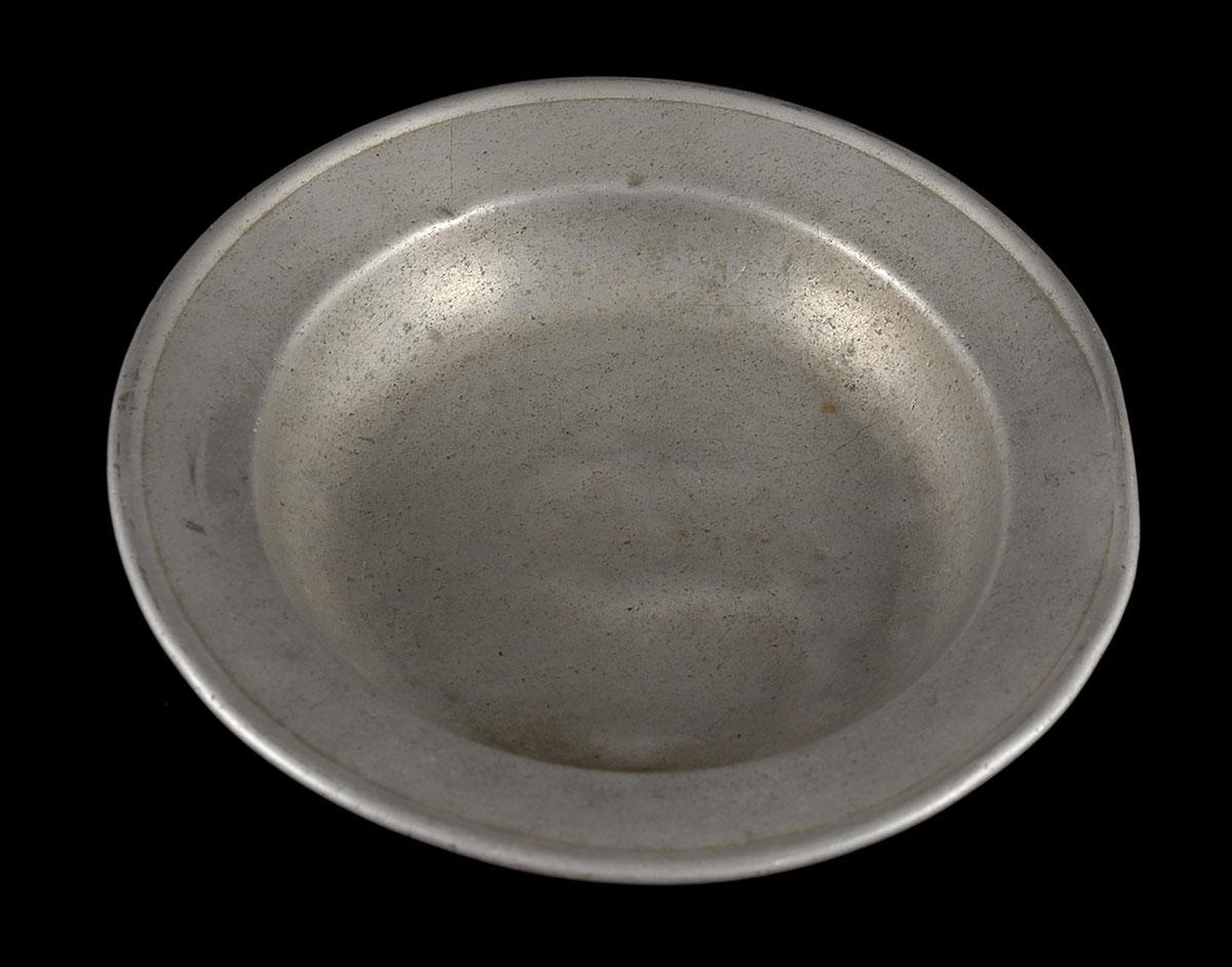 Plate that Edna Eisdorfer received from British soldiers at the liberation of Bergen-Belsen