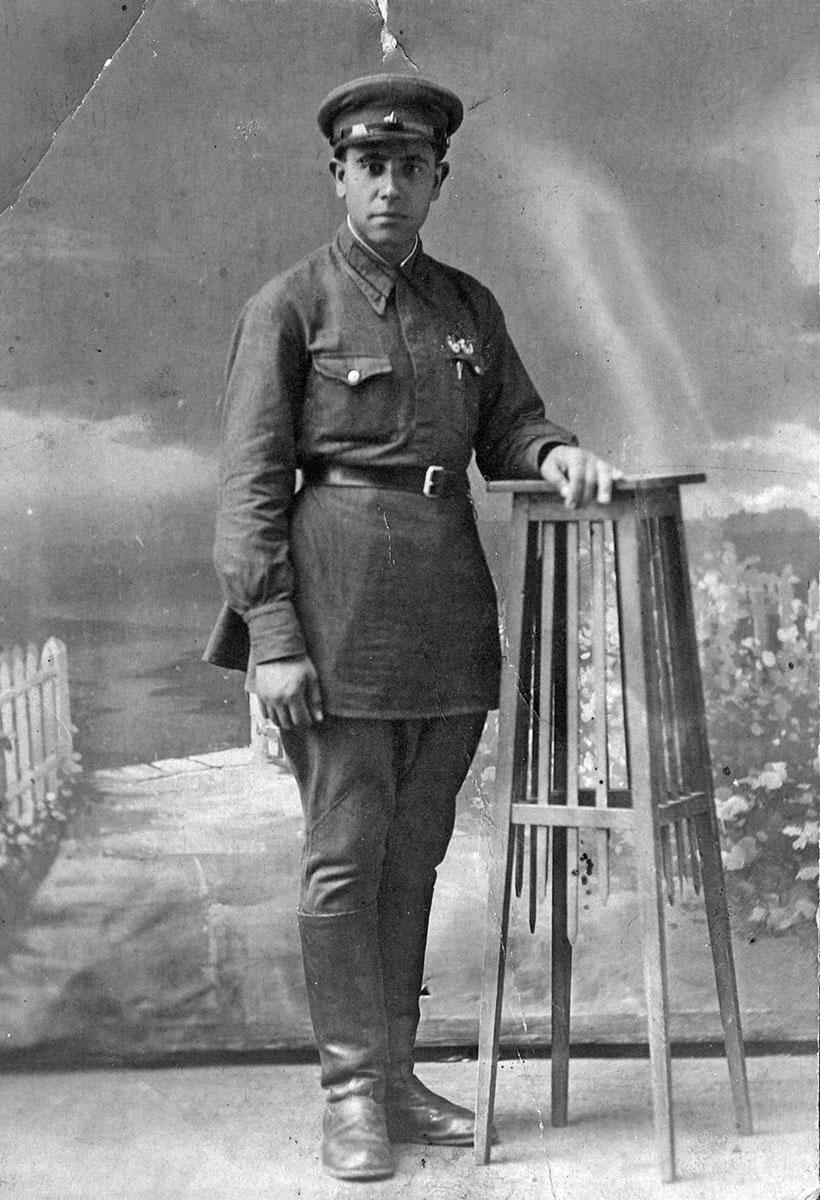 Josef Katanov como soldado durante la guerra