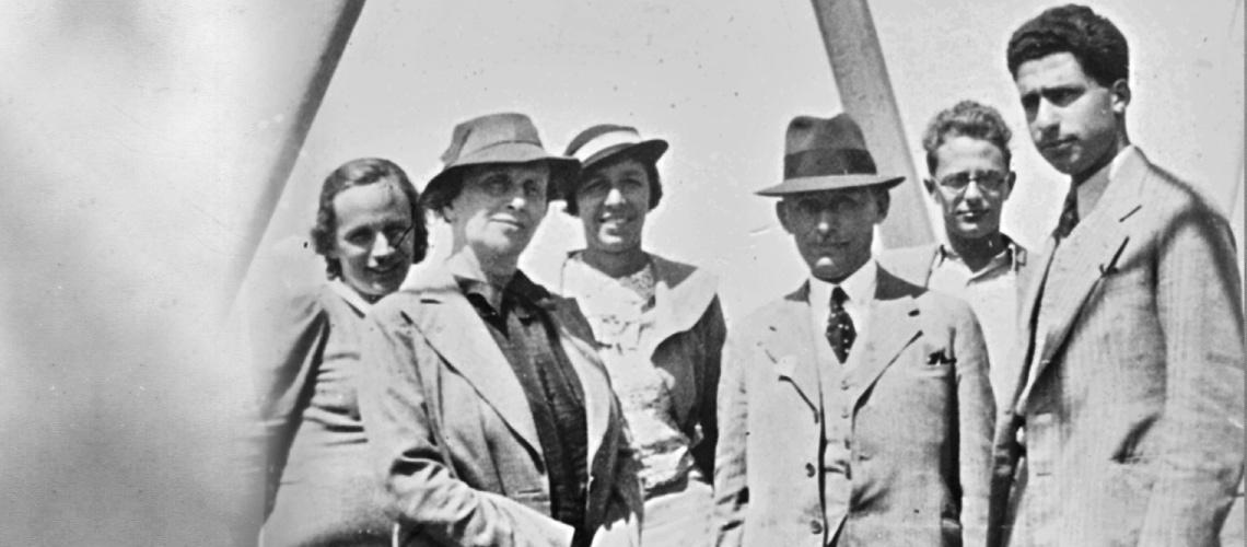 Simcha and Elisheva Zabludowski (front, center) during their visit to Eretz Israel (Mandatory Palestine), 1937