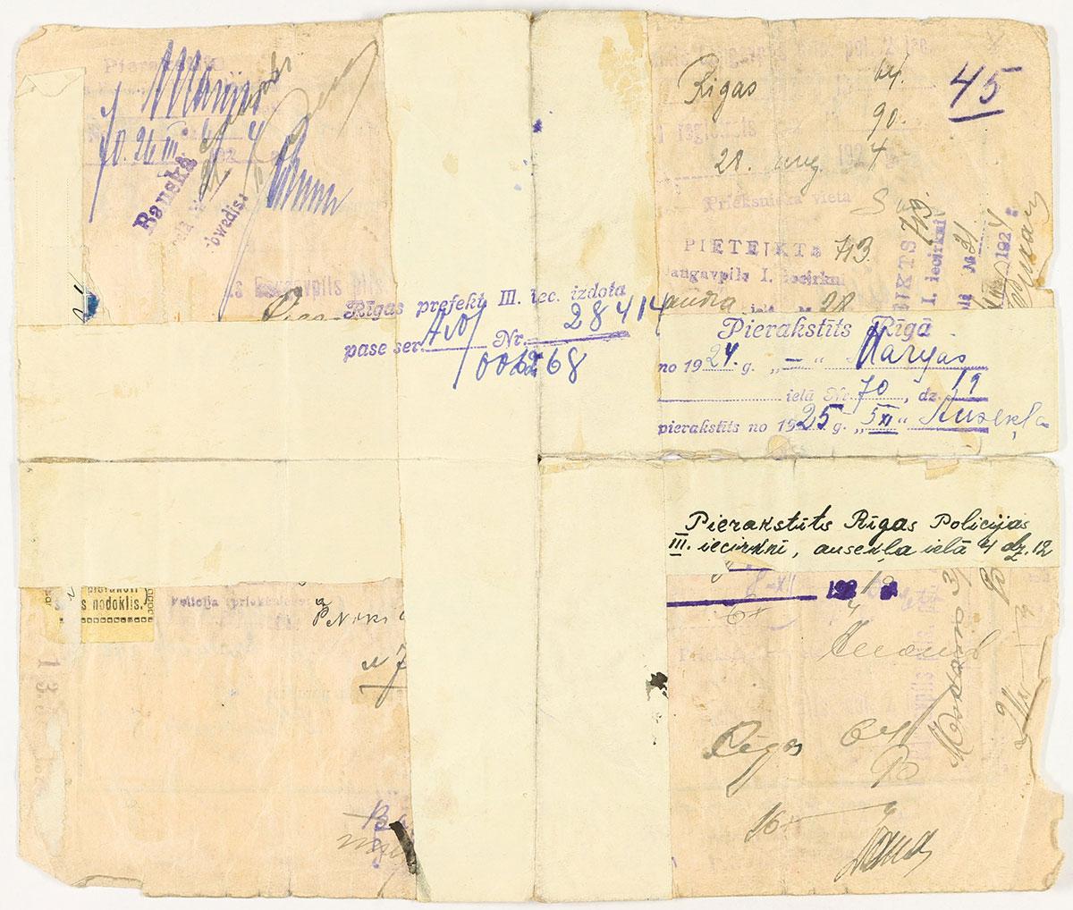 Documents personnels ayant appartenu à Boris Grinman, retrouvés dans des fonds d’archives lituaniens.
