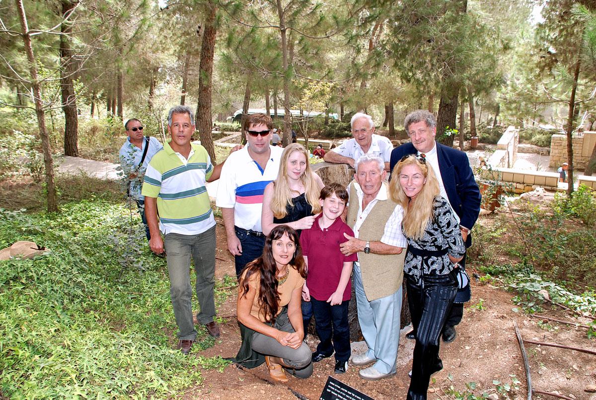 Jakob Silberstein and his family, 8 October 2007. Jakob Silberstein was rescued by Jana Sudowa during the death marches in 1945