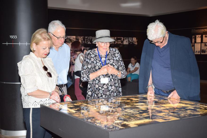 On 18 June Michael Dunkel along with Gordon and Ruth Hausmann toured Yad Vashem’s Holocaust Art Museum and “Flashes of Memory” photography exhibition.