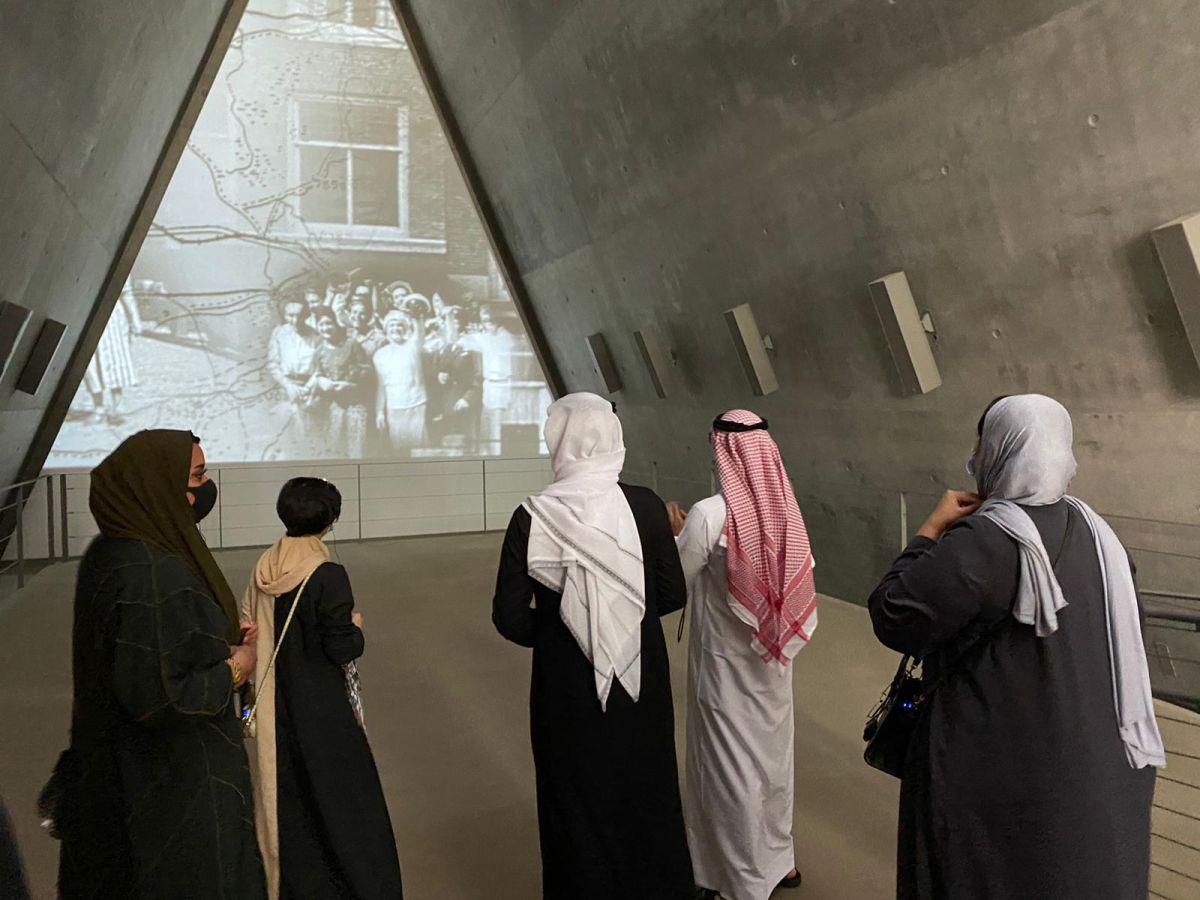 Michal Rovners „Lebende Landschaft" am Eingang zum Museum zur Geschichte des Holocaust