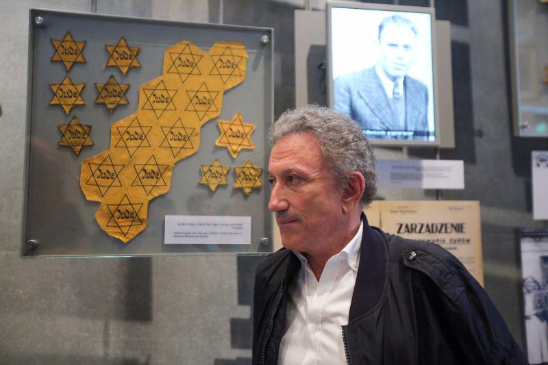 Michel Drucker au Musée d'histoire de la Shoah de Yad Vashem 