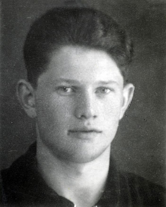 Анатолий Конович, 15 лет