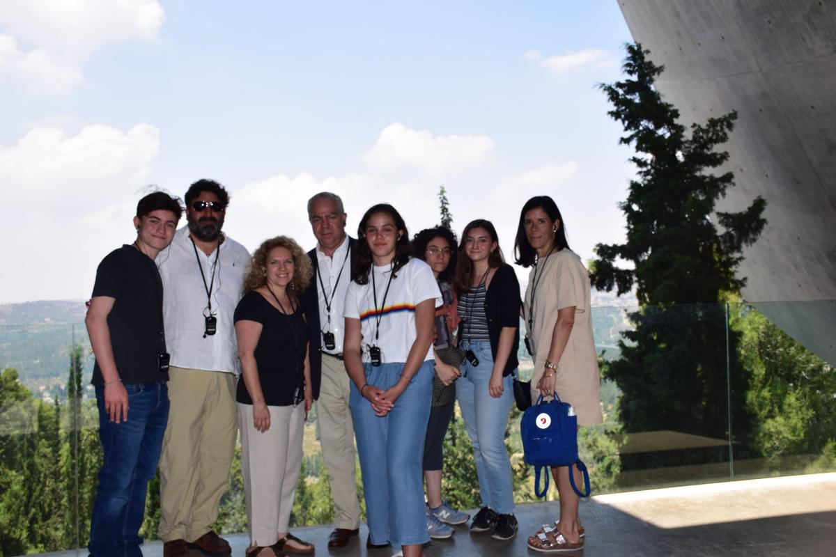 On 12 June, David Roth (fourth from left) paid a memorable visit to Yad Vashem together with his family.