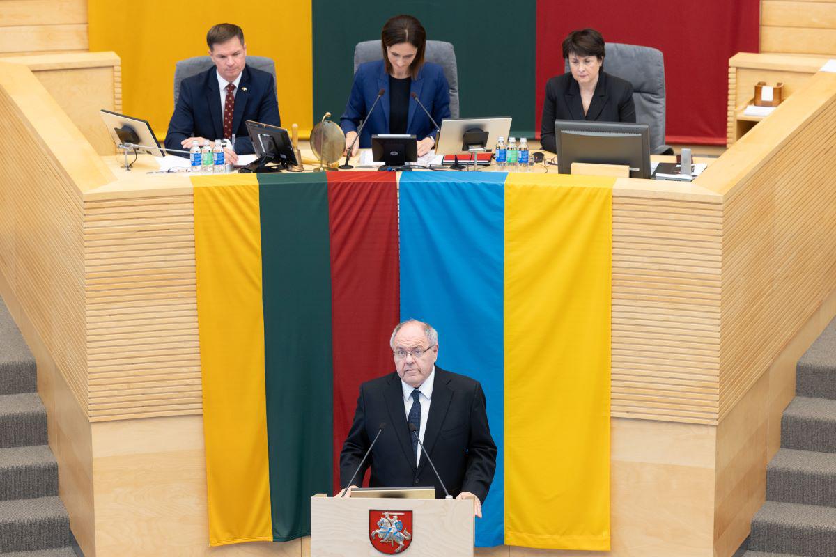 Yad Vashem Chairman Dani Dayan Address the Seimas at a session marking the 80th anniversary of the liquidation of the Vilna ghetto