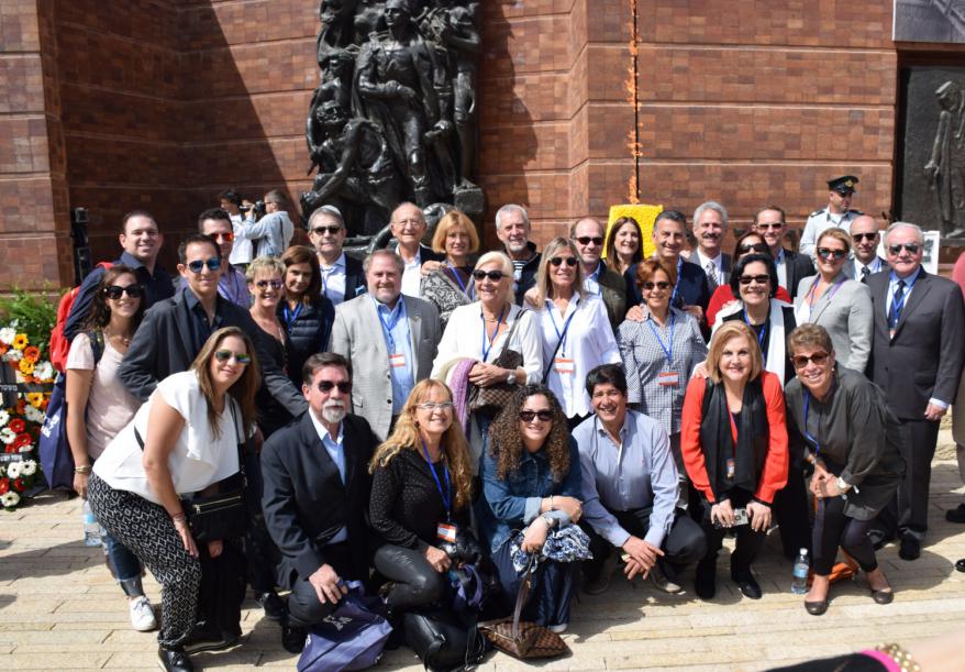 Participantes del Seminario de Líderes Comunitarios 2018 y de la Ceremonia Conmemorativa de Yom HaShoá en Yad Vashem de los diferentes países de Latinoamérica, España, y Miami