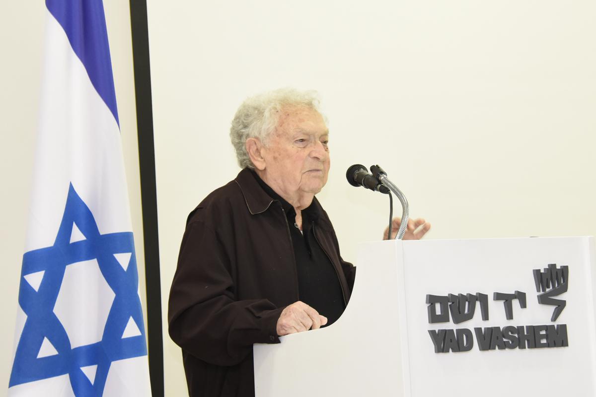 El Dr. Yitzhak Arad durante una conferencia en Yad Vashem