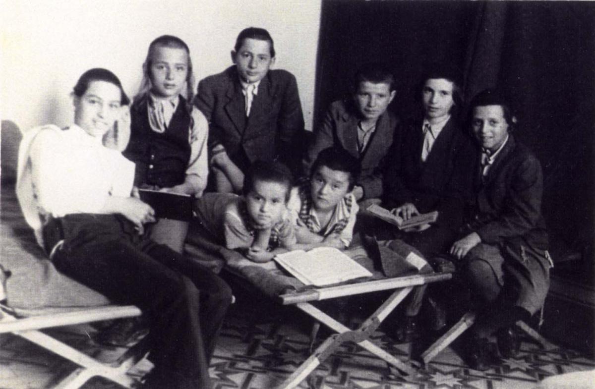 Children at the &quot;Maor Hagola&quot; Yeshiva established by Rabbi Ephraim Oshry (of Kaunas, Lithuania) in a DP camp in Rome, Italy after WWII. Yad Vashem Archives