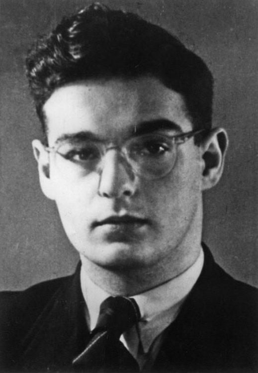 Günter Ber war einer der Jugendbetreuer in Ahrensdorf, der ein Fahnenstück erhielt. Er wurde ermordet