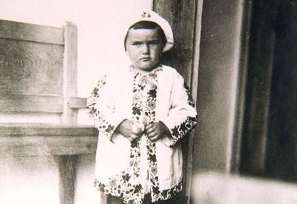 מרישה דולברג (מלכה רוזנטל) לפני המלחמה, סטניסלבוב, פולין (היום איבנו-פרנקובסק, אוקראינה)