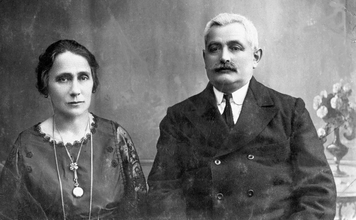 Anetta and Menashe Reichman, Misu's parents.  Romania, prewar. Anetta perished in the Struma disaster.  Menashe was murdered in the pogroms in Bucharest in January 1941.