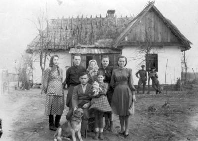 La familia Gerasimchik en su granja