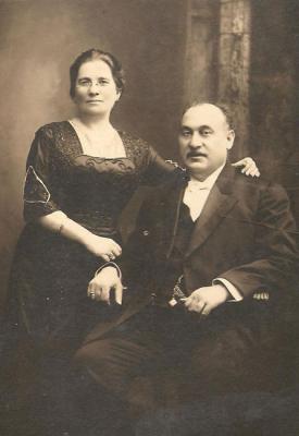 Ernestine and Solomon Schwartz, 1905, New York City