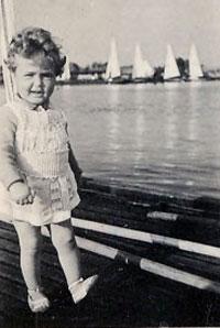 Yehudith Heymans as a young girl during the Shoah