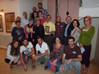 The extended Rosenberg family with Dr. Yishai Shachor in Kfar Saba