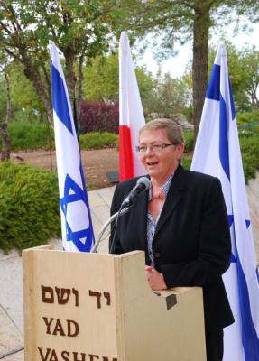 Ambassador of Poland in Israel, H.E. Mrs.Agnieszka Magdziak Miszewska, delivering her address at the ceremony
