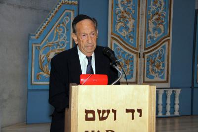 יו&quot;ר איגוד יוצאי וילנה והסביבה בישראל, מיכאל שמיביץ, נושא דברים בטקס האזכרה