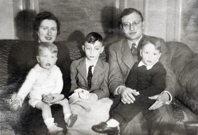 משפחת נתנס לאחר האיחוד המשפחתי, 1946