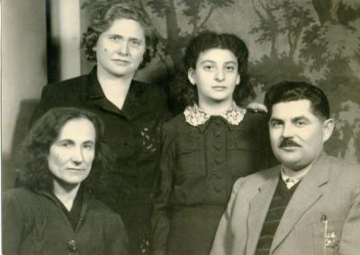 Zlatan Uglješić with his first wife Vera and her aunts