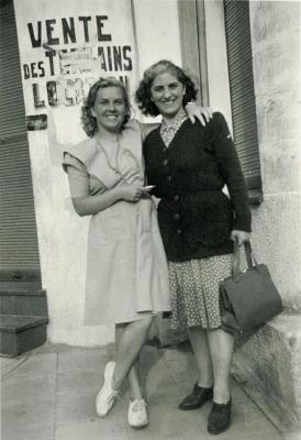 אנדרה גלן (משמאל) יחד עם אידה סטראנו, שותפתה היהודיה בועדת ההגנה היהודית