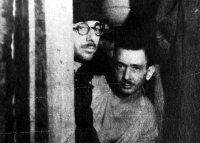 קלמן לינקימר (מימין) ויוסף מנדלשטם שהוסתרו בביתם של חסידי אומות העולם רוברטס סדולס ואשתו יוהאנה עם עוד 9 יהודים מחיסול גטו לייפאיה באוקטובר.